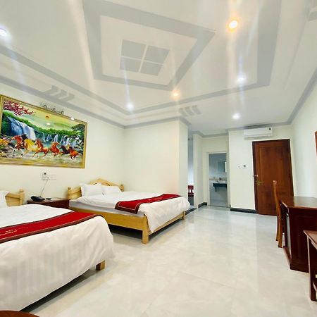 Khach San Hung Viet Hotel Tỉnh Kontum Kültér fotó
