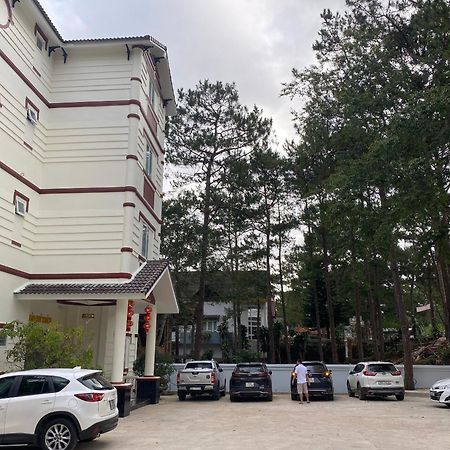 Khach San Hung Viet Hotel Tỉnh Kontum Kültér fotó