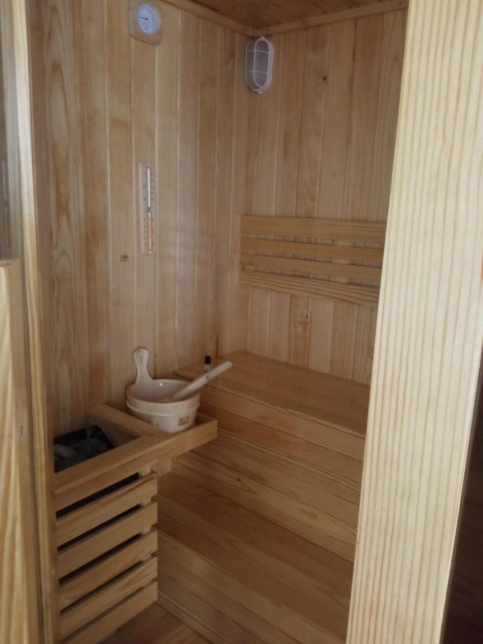 Khach San Hung Viet Hotel Tỉnh Kontum Kültér fotó