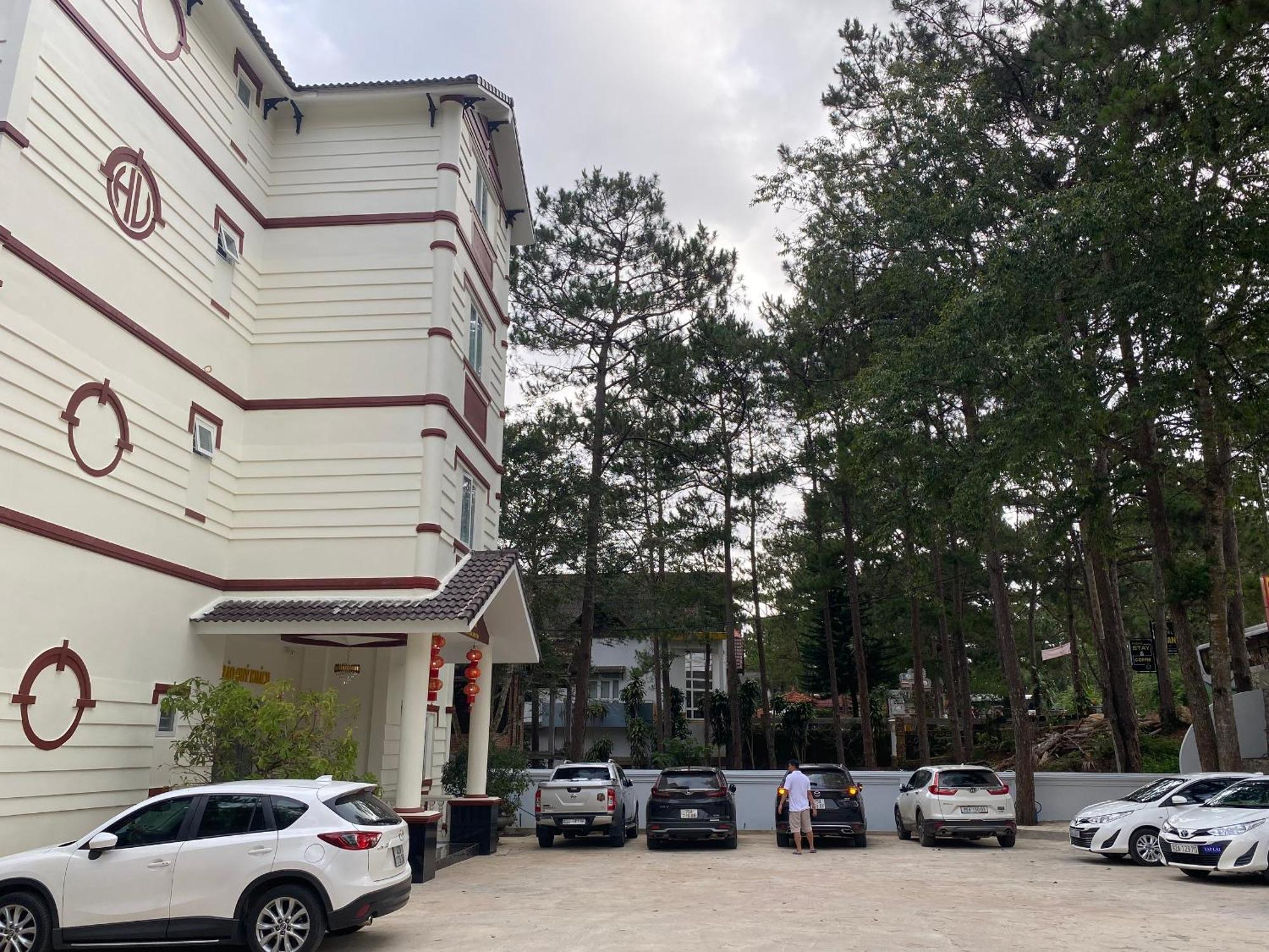 Khach San Hung Viet Hotel Tỉnh Kontum Kültér fotó